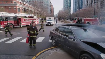 Mouch, Kidd, check out that smoke. - Chicago Fire
