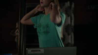 [mouse clicks]
[school bell rings] - The Girl from Plainville