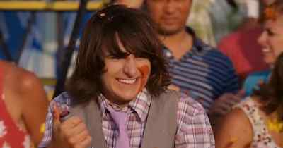 [Mouthing] Sorry. - Hannah Montana: The Movie