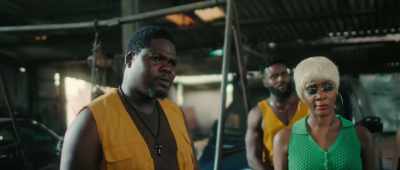 Move back. Kala, move back. - Brotherhood