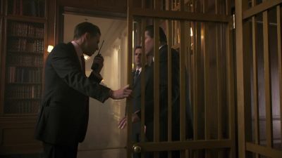 Move everyone into the atrium.
No one leaves here. - White Collar