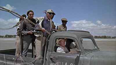 Move in a little, Pockets. - Hatari!