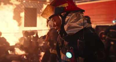 Move it, bros. Go and block the fire. - The Bravest