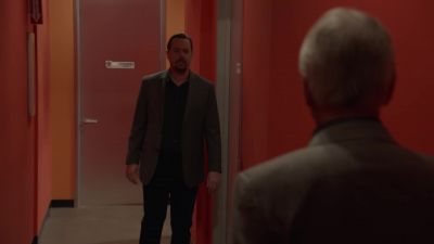 - Move, McGee.
- Can't do that, boss. - NCIS