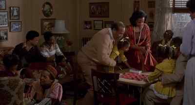 Move, now,
we're getting ready to
set the table, you all. - The Wiz