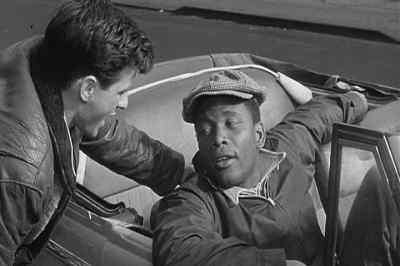 -Move it over, Tee.
-No, no, no. - Edge of the City