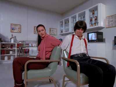 - Move the chair over.
- That's not going to help for very long. - Wonder Woman