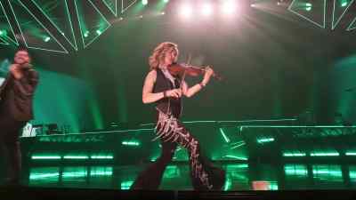[ Movie continues
indistinctly ] - Carrie Underwood: Reflection
