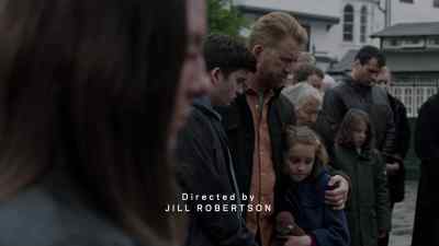 Moving images there
as the world comes together - Humans