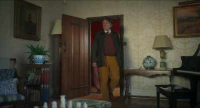 Moving in to the piano room. - Men