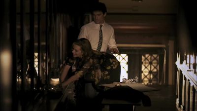 Mozzie gave me a lantern. I'm sorry. - White Collar