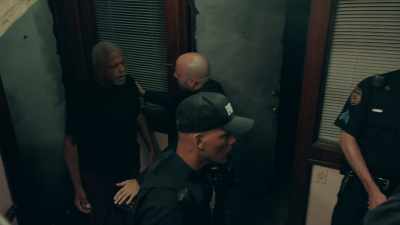 Mr. Chamberlain,
what's happening? - The Killing of Kenneth Chamberlain