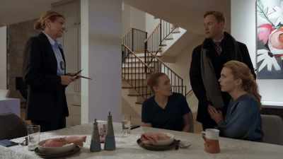 Mr. Crawford? Hi,
I'm detective munger. - Pocket Dial Murder