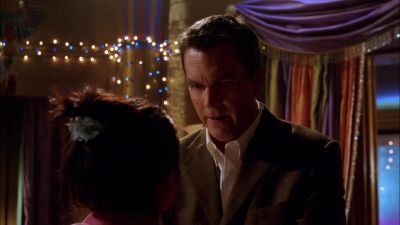 - Mr. Dinsmore?
- Is she here? - Smallville