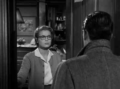 - Mr Elgin in?
- No, he's not. - The Country Girl
