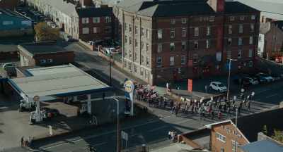 - Mr. Fry's pilgrimage!
- [CHEERING] - The Unlikely Pilgrimage of Harold Fry