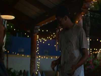 [MR. GREENTHUMB] Oh, no. Julio
started eating without us. - On My Block
