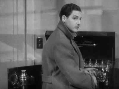 Mr. Hannay, would you be kind
and turn that mirror to the wall? - The 39 Steps