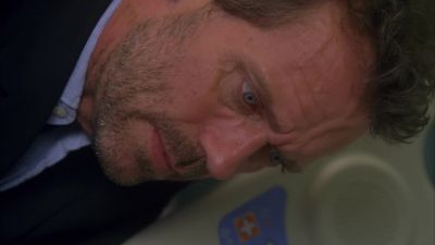 Mr. Hartmann: How can she be
allergic to everything? - House