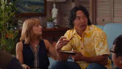 - MR. KAHALA: Kai!
- Oh, that must be Mr. Kahala. Let's go. - Doogie Kamealoha, M.D.
