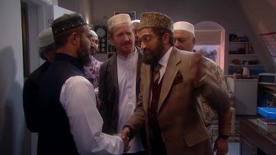 Mr Khan Imam Community leader They all know me - Citizen Khan