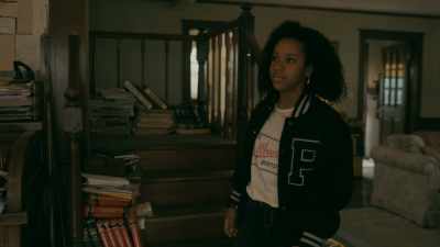 Mr. Larry, before you get mad,
I have something for you. - Paper Girls