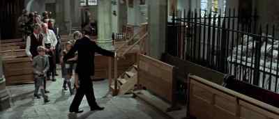 Mr and Mrs Wilde, will
you take a seat, please? - The Eagle Has Landed