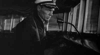 Mr. Munceford.
Please come to the bridge. - The Bedford Incident