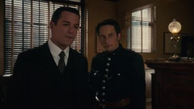 Mr. Park. I must ask you
to remove your gloves. - Murdoch Mysteries
