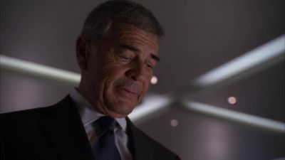 Mr. Petrelli?
I know,
the bad guys are here. - Heroes