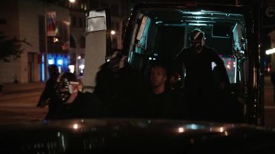 - Mr. Reese, what's happening?
- Go, go! Move! - Person of Interest