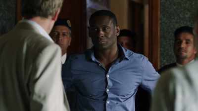 - Mr. Roper.
- The same, not a painting. - The Night Manager