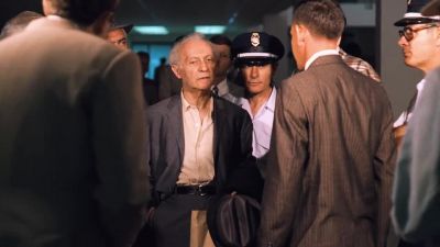 -Mr. Roth, I must take you into custody.
-I understand. - The Godfather: Part II
