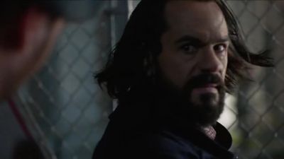 Mr. Savage,
I need to get you to the helicopter. - DC's Legends of Tomorrow