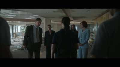 - Mr. Simmons, we should...
- Oh, yeah... yeah. Um… - Five Days at Memorial