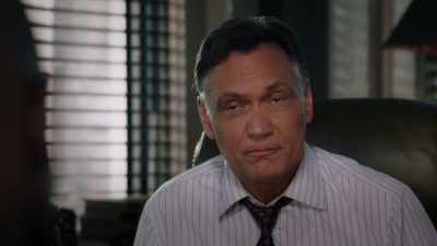 - Mr. Strait,
I don't wanna die, - Bluff City Law