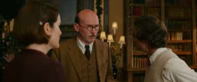 - Mr. Stubbins?
- Oh, I am here to record sound, - Downton Abbey: A New Era