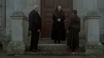 Mr. Tuttle, your hair. - The Others
