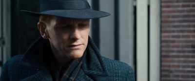 Mr van Hall, don't you agree
it's time to fight back? - The Resistance Banker