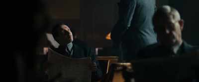 -Mr van Hall, working hard?
-It's my lunch hour. - The Resistance Banker