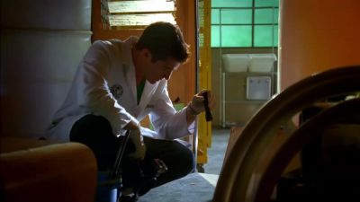 Mr. Wolfe?
So far, so clean. - CSI: Miami