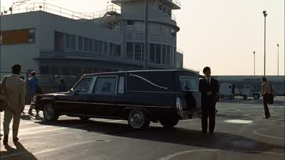 Mrs. Addams? Yes? Your hearse. Where's the body? Right there. But he's alive. Tell me about it! - Addams Family Values