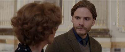 Mrs Altmann your aunt is around this corner - Woman in Gold