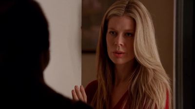 Mrs. Littleton... I'm Kate Austen. - Lost