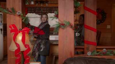 [Mrs. Myers chuckles] - A Taste of Christmas