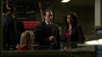 Mrs. Powell? Did you leave your kids
with your neighbor? - Person of Interest
