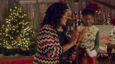 [Mrs. Rose giggles] - A Sweet Christmas Romance
