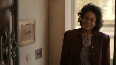-Mrs. Saint.
-Yes. - Snowfall