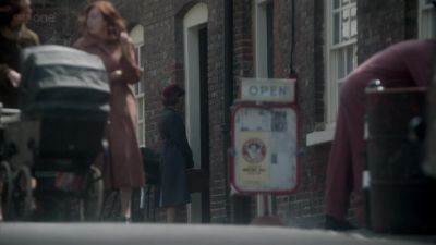 Mrs Warren? - Call the Midwife
