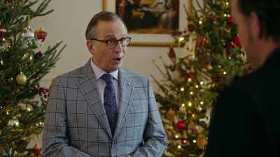 Ms. Barnes? No, no, no.
She's harmless. - Match Made in Mistletoe